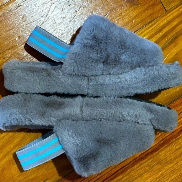 Steve Madden Slippers - Picture 1 of 5